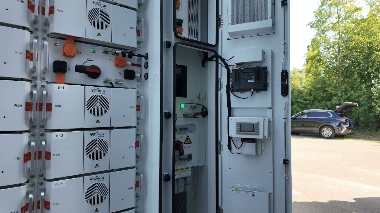 Installation des SolaX TRENE Gewerbespeichersystems auf dem Bauernhof